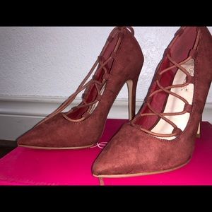 ShoeDazzle size6 In Box tie up 4” heels